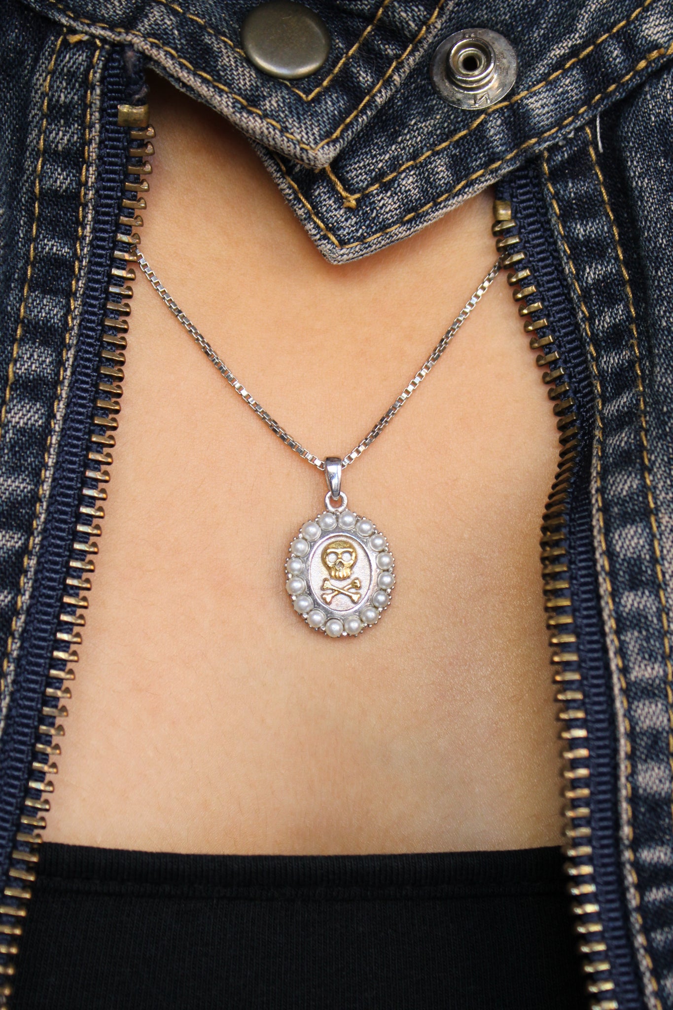 Mourning Memento Pendant - Silver