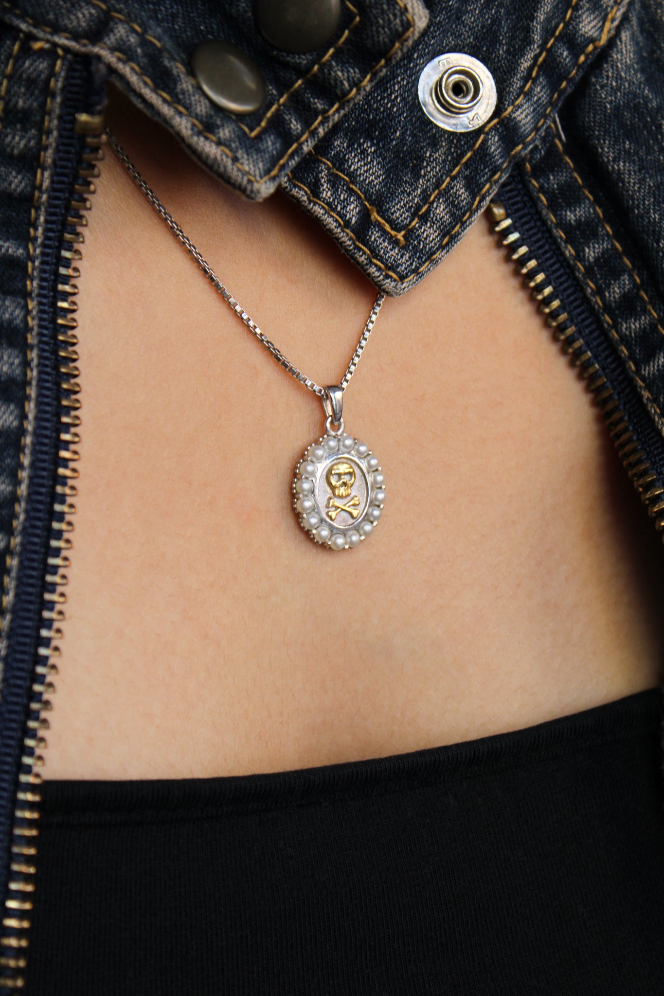 Mourning Memento Pendant - Silver