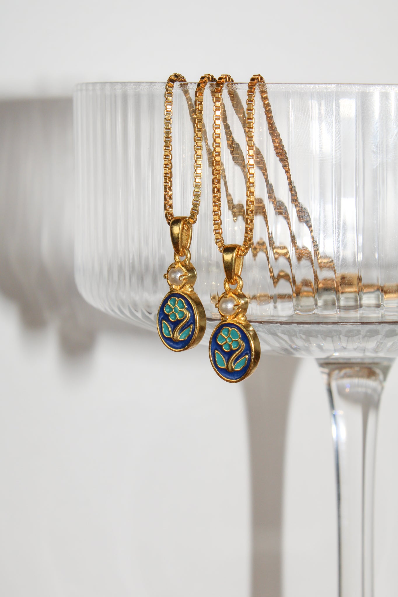 Mourning Bloom Pendant - Gold