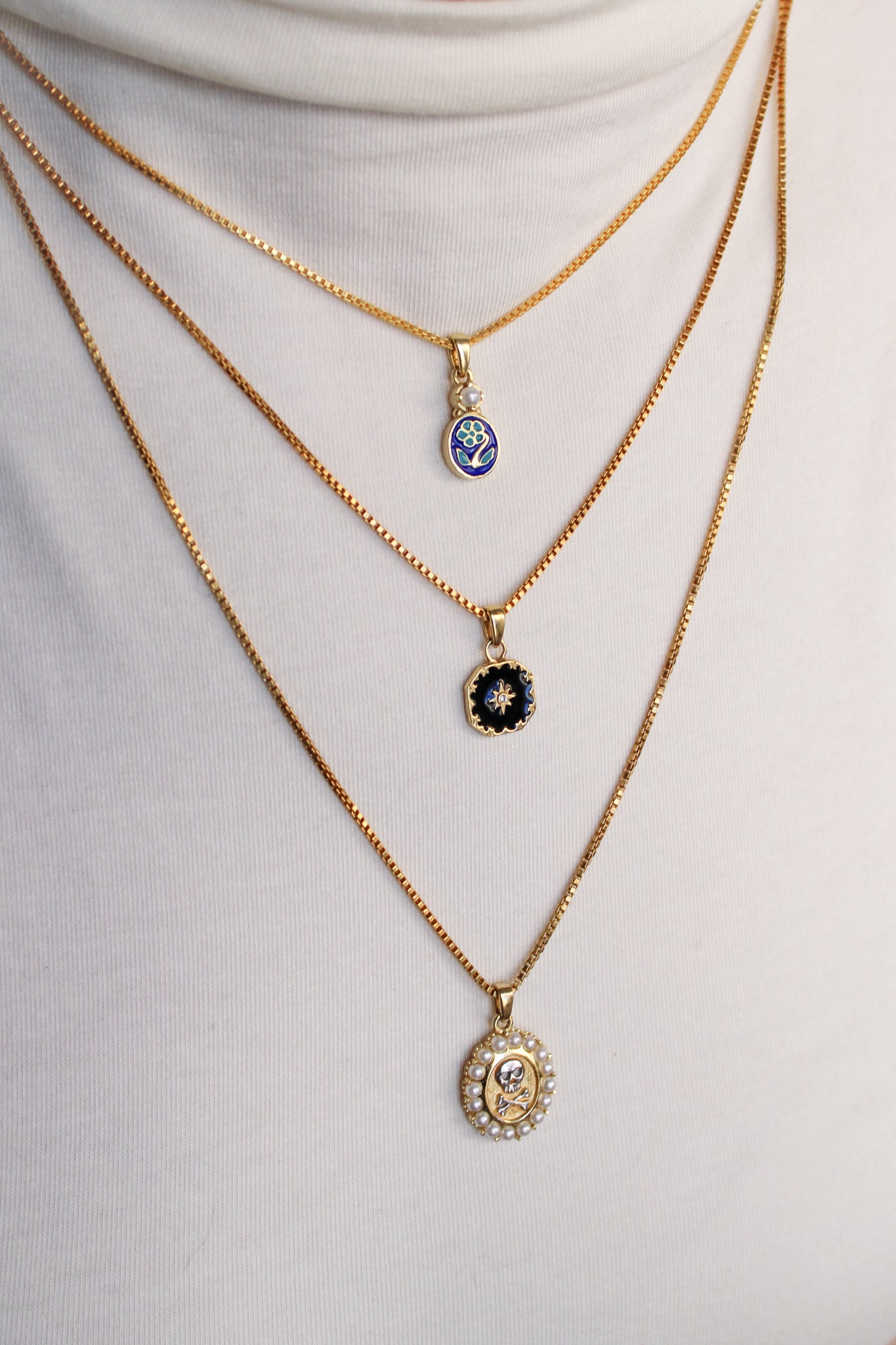 Mourning Memento Pendant - Gold