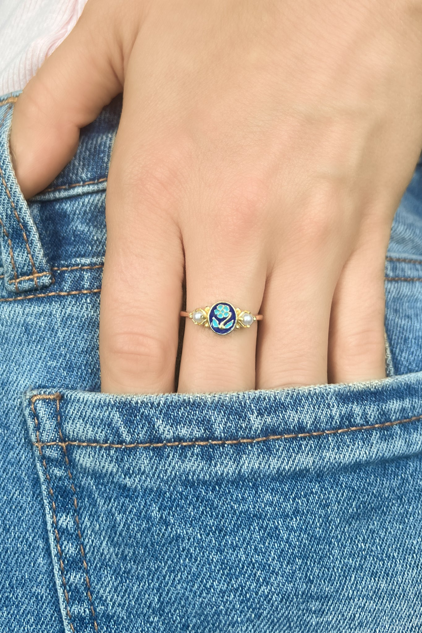 Mourning Bloom Ring - Gold