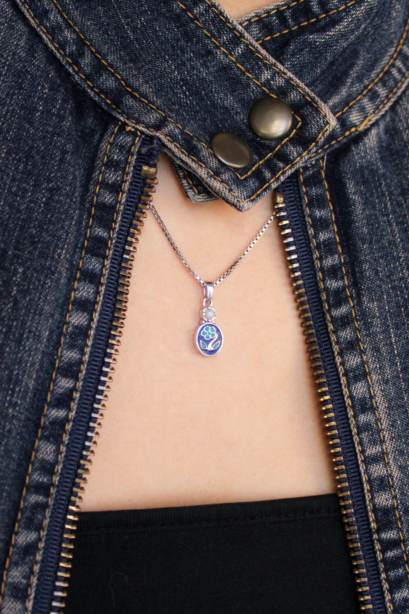 Mourning Bloom Pendant - Silver