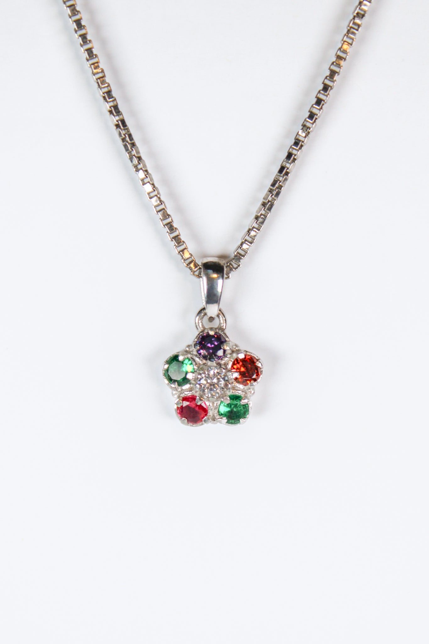 Regard Bloom Pendant - Silver