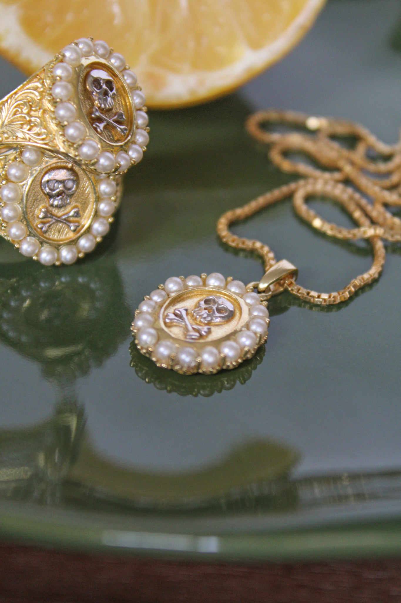 Mourning Memento Pendant - Gold