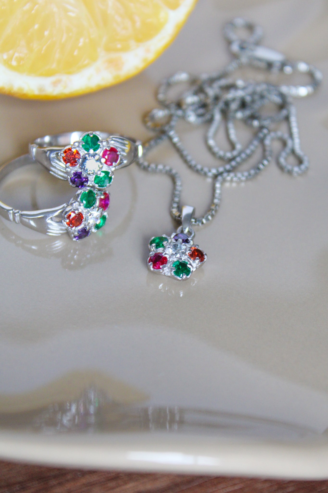 Regard Bloom Pendant - Silver