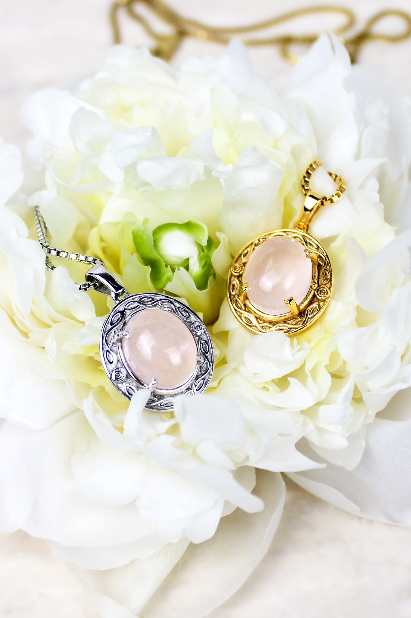 Romantic Heir Necklace - gold