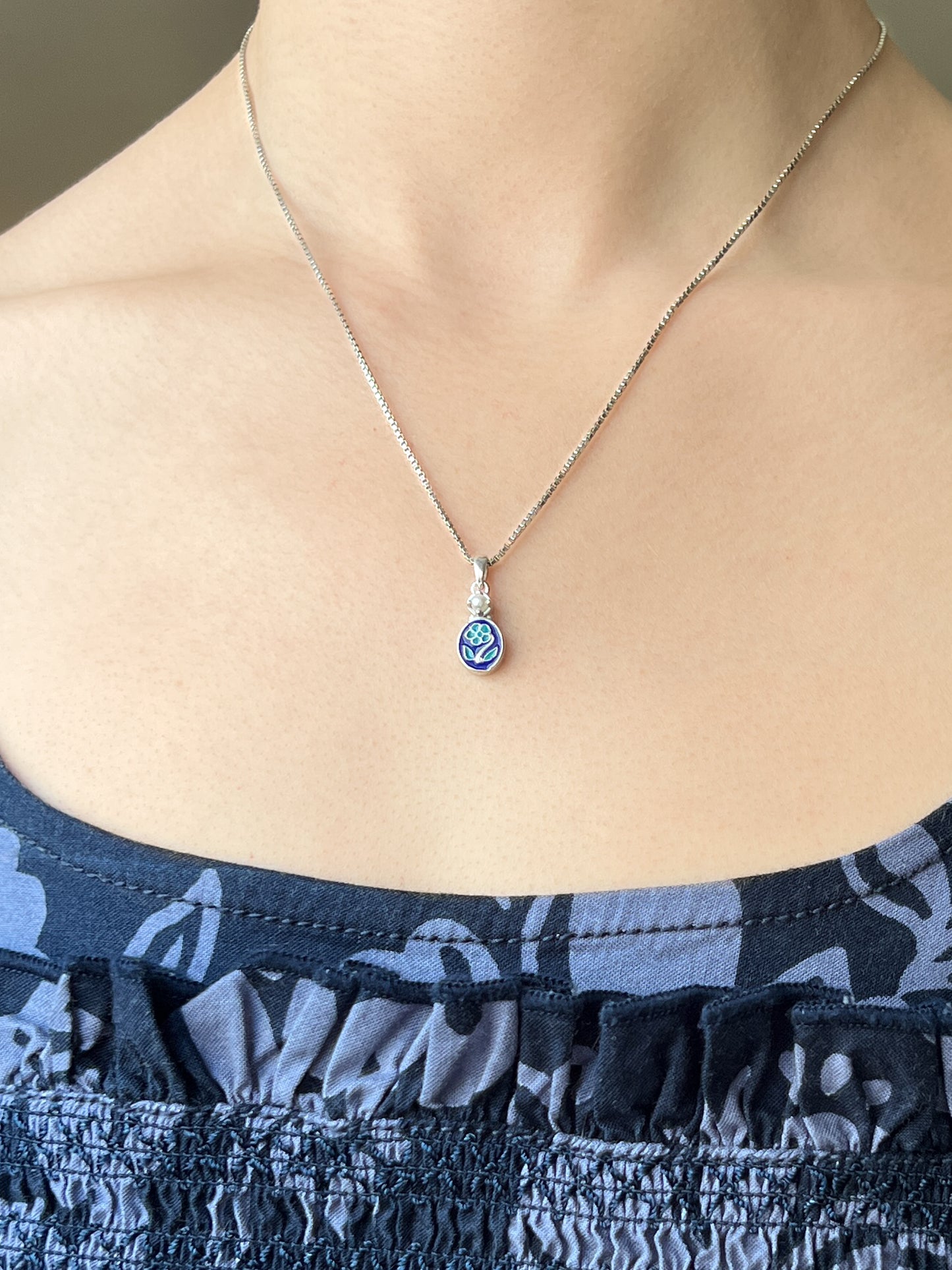 Mourning Bloom Necklace - Silver