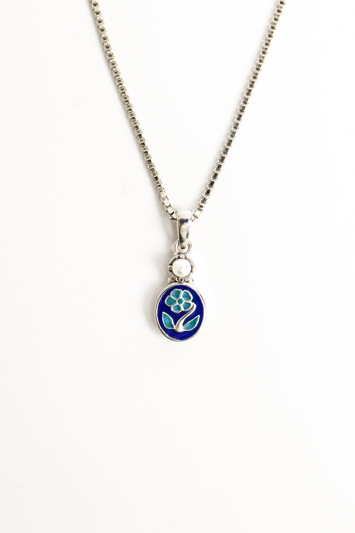 Mourning Bloom Necklace - silver