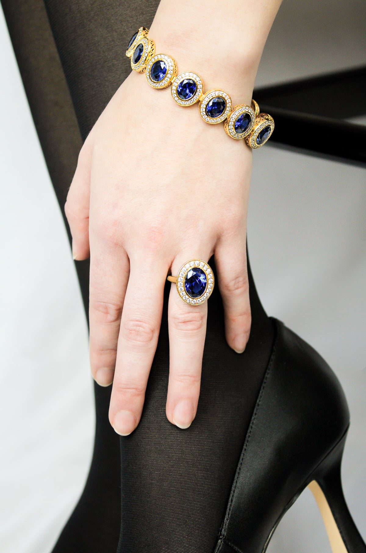 The Halo Legacy Bracelet - gold