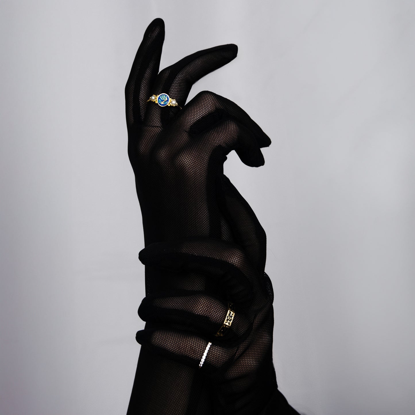 Mourning Bloom Ring - Gold