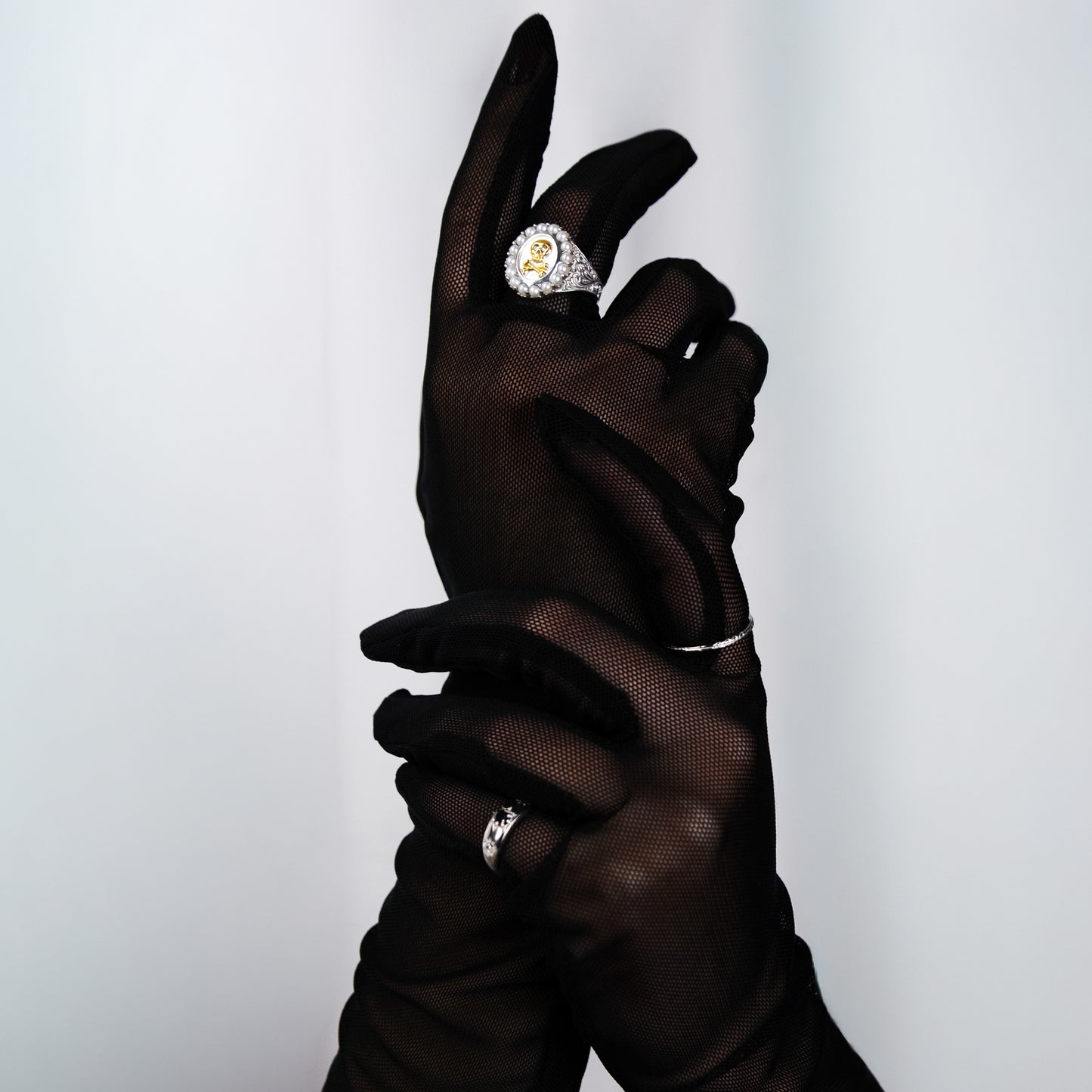 Mourning Memento Ring (Heirloom Metal) - Silver