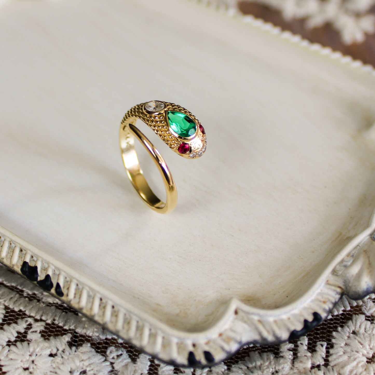 Queen Victoria Ring | 14k gold