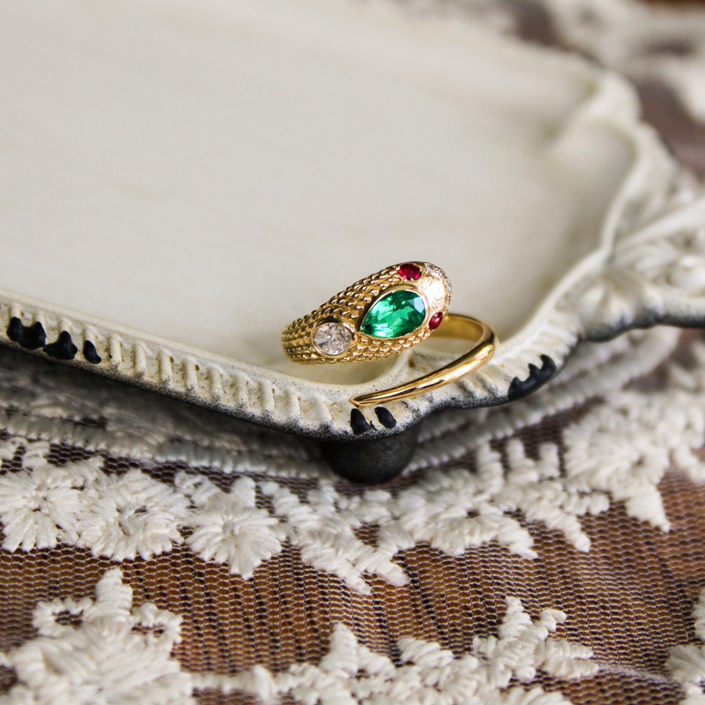 Queen Victoria Ring | 14k gold