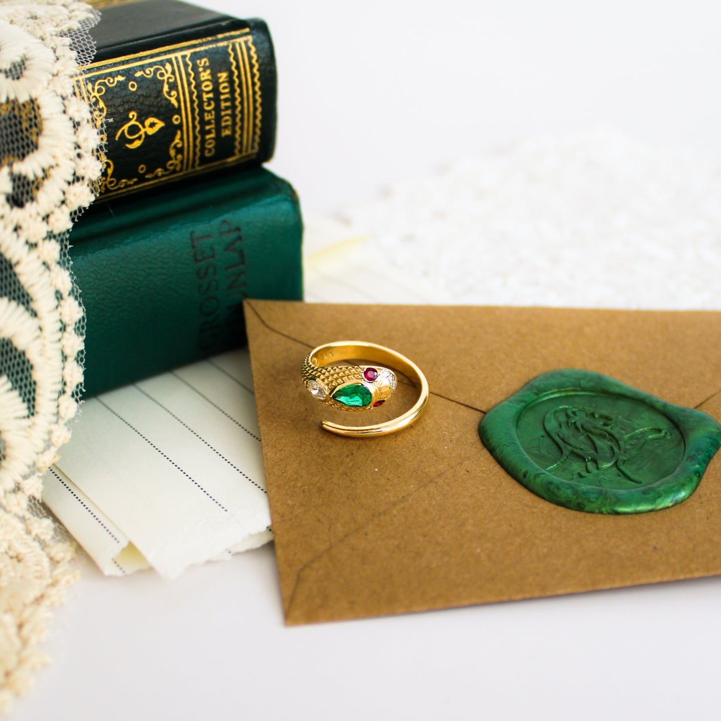 Queen Victoria Ring | 14k gold