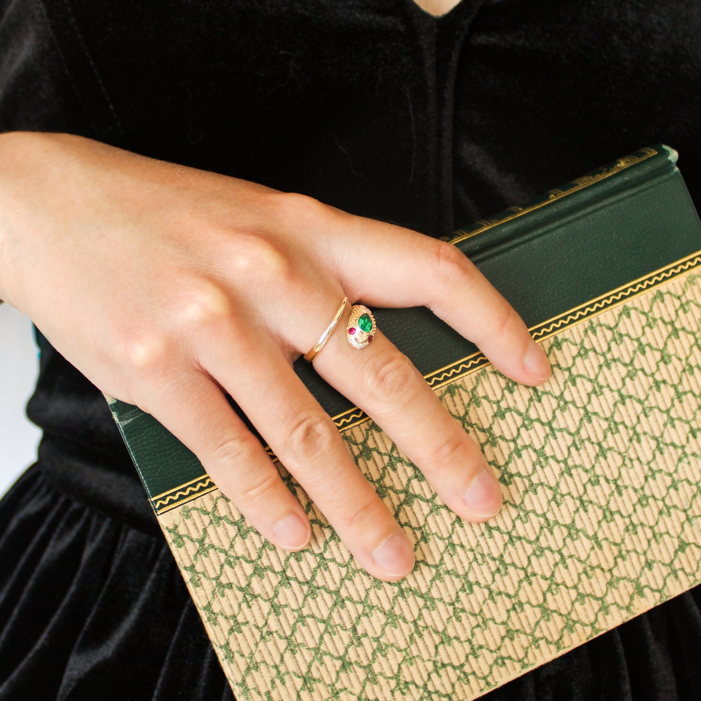 Queen Victoria Ring | 14k gold