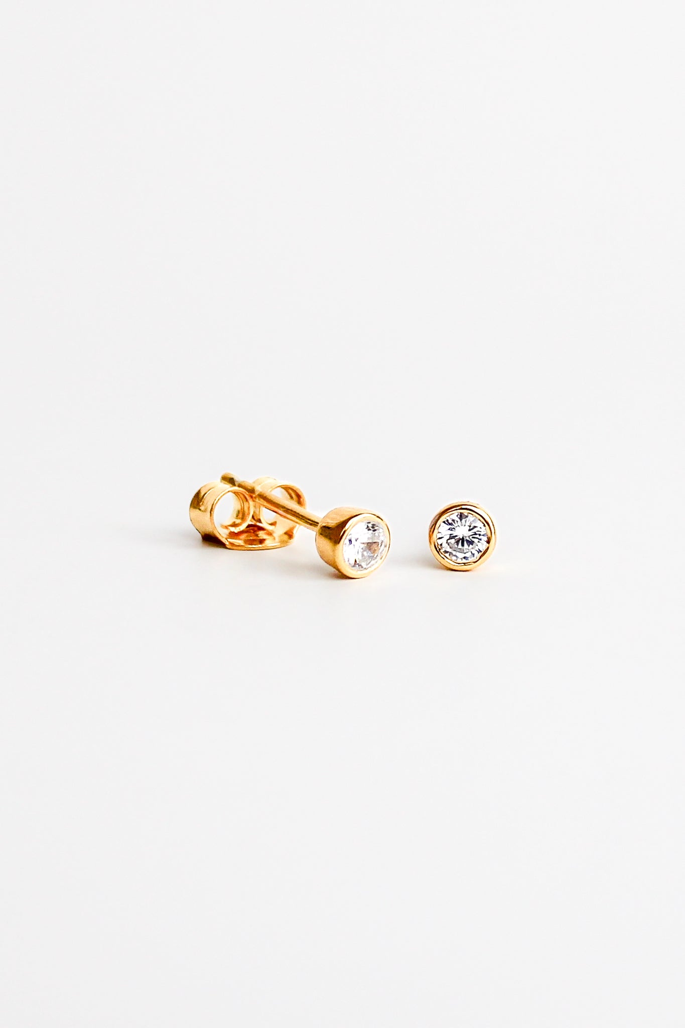 Vesta Studs - Gold