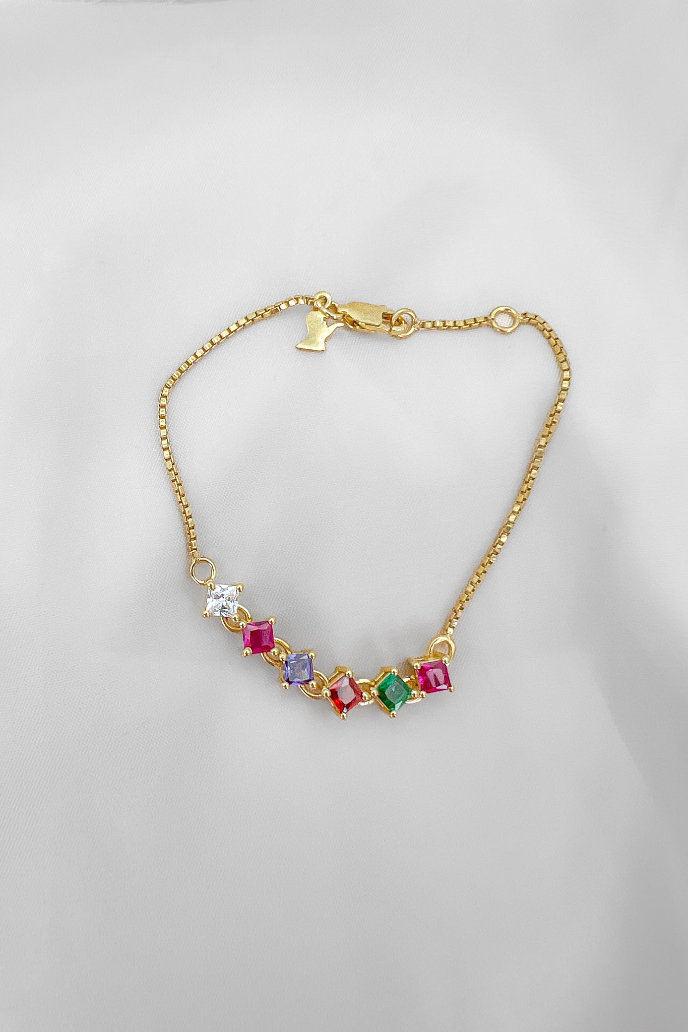 Linked-Love Bracelet - Gold
