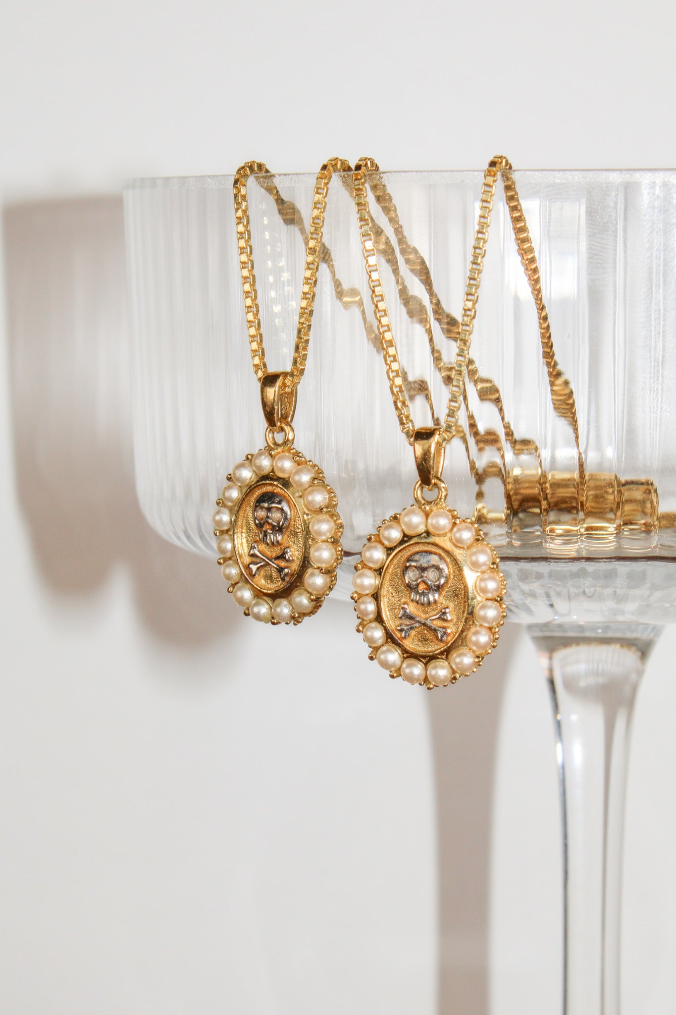 Mourning Memento Pendant - Gold