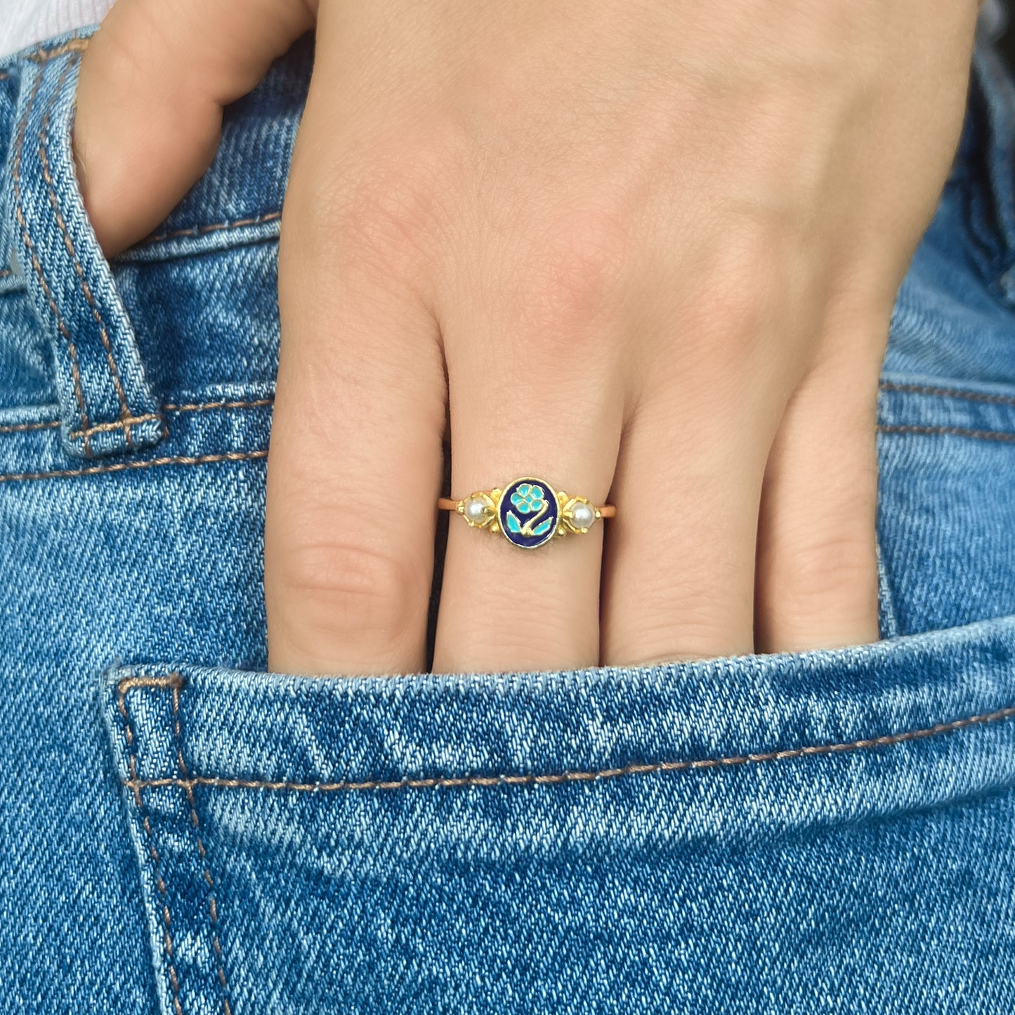 Mourning Bloom Ring - Gold