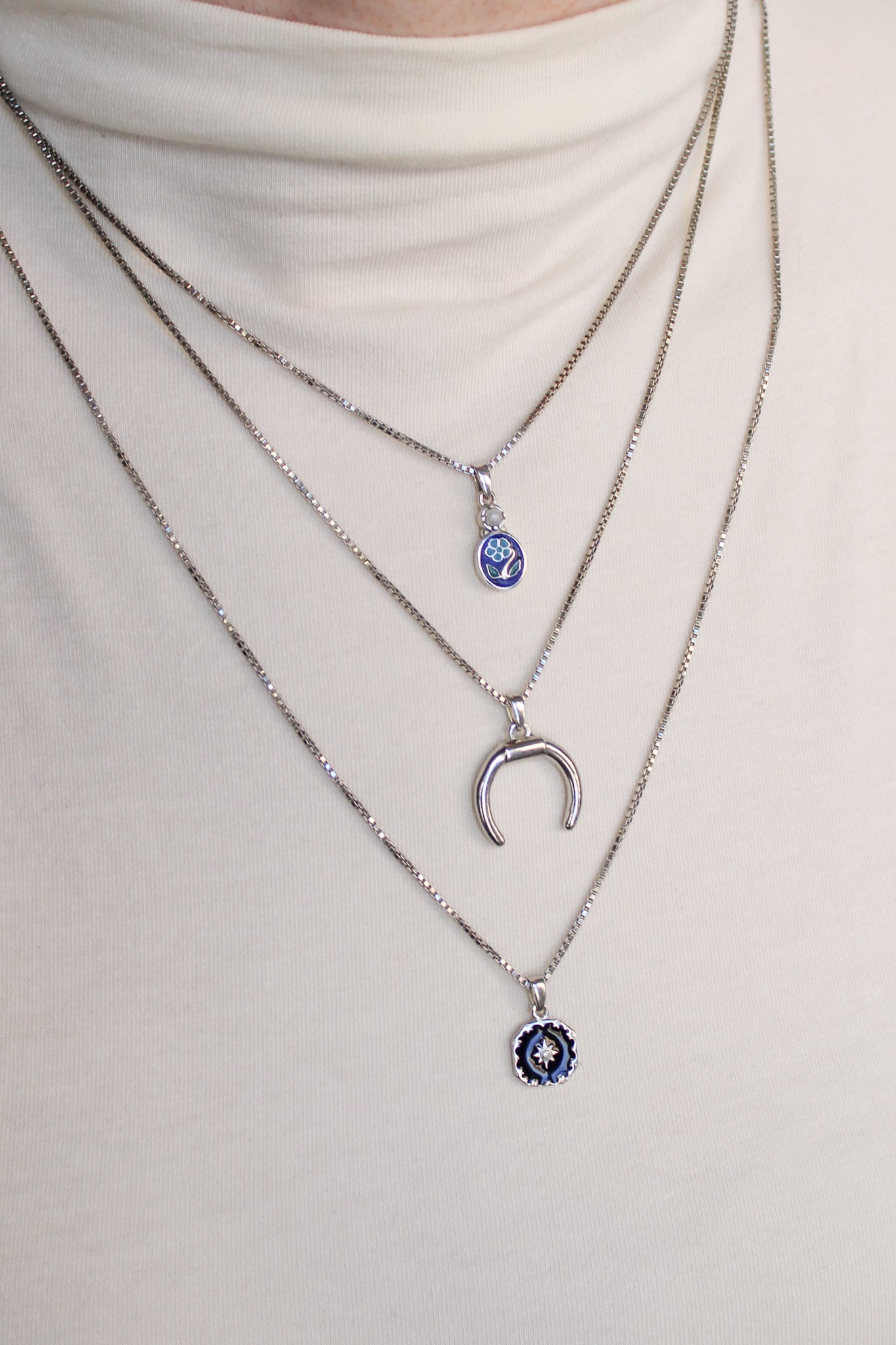 flower and star pendant necklace