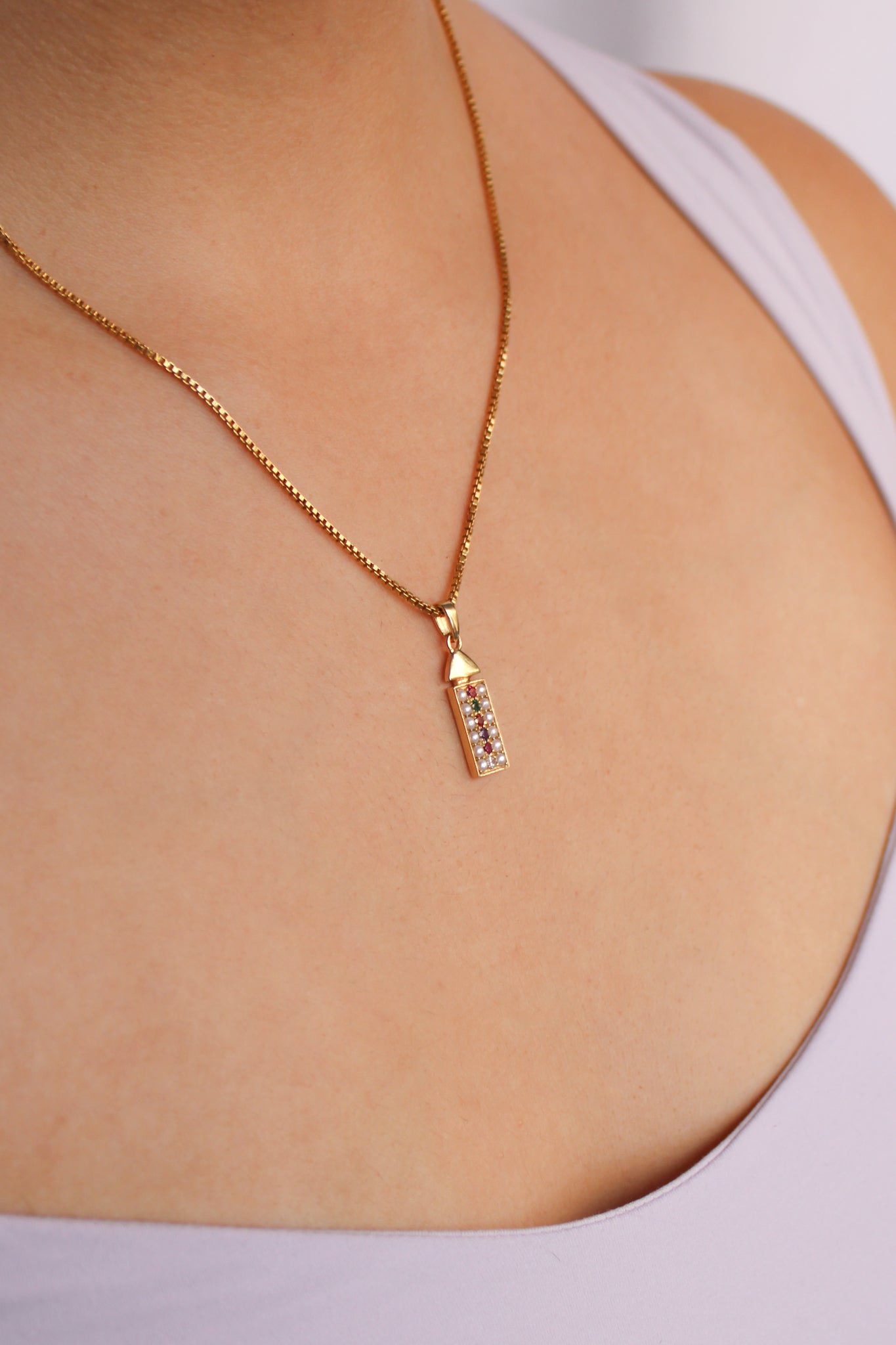 elegant pendant necklace vintage