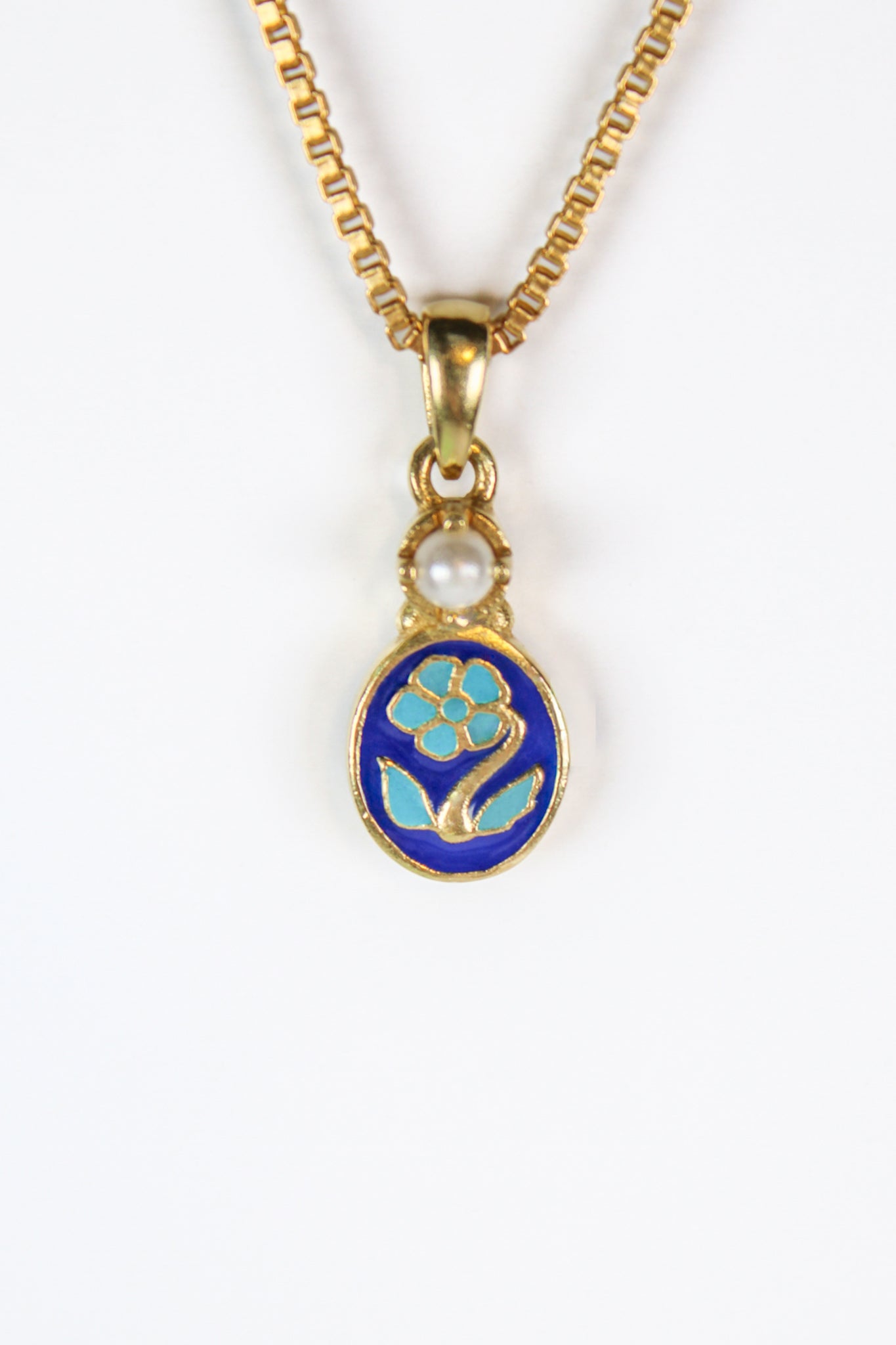 Mourning Bloom Pendant Gold