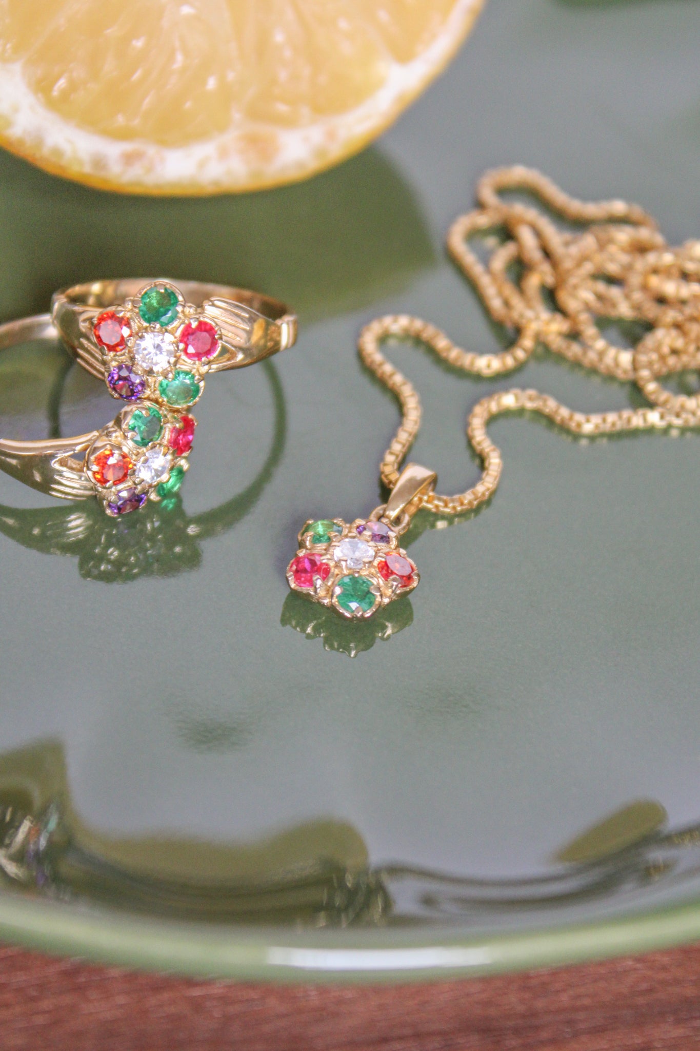 Regard Bloom Necklace - Gold