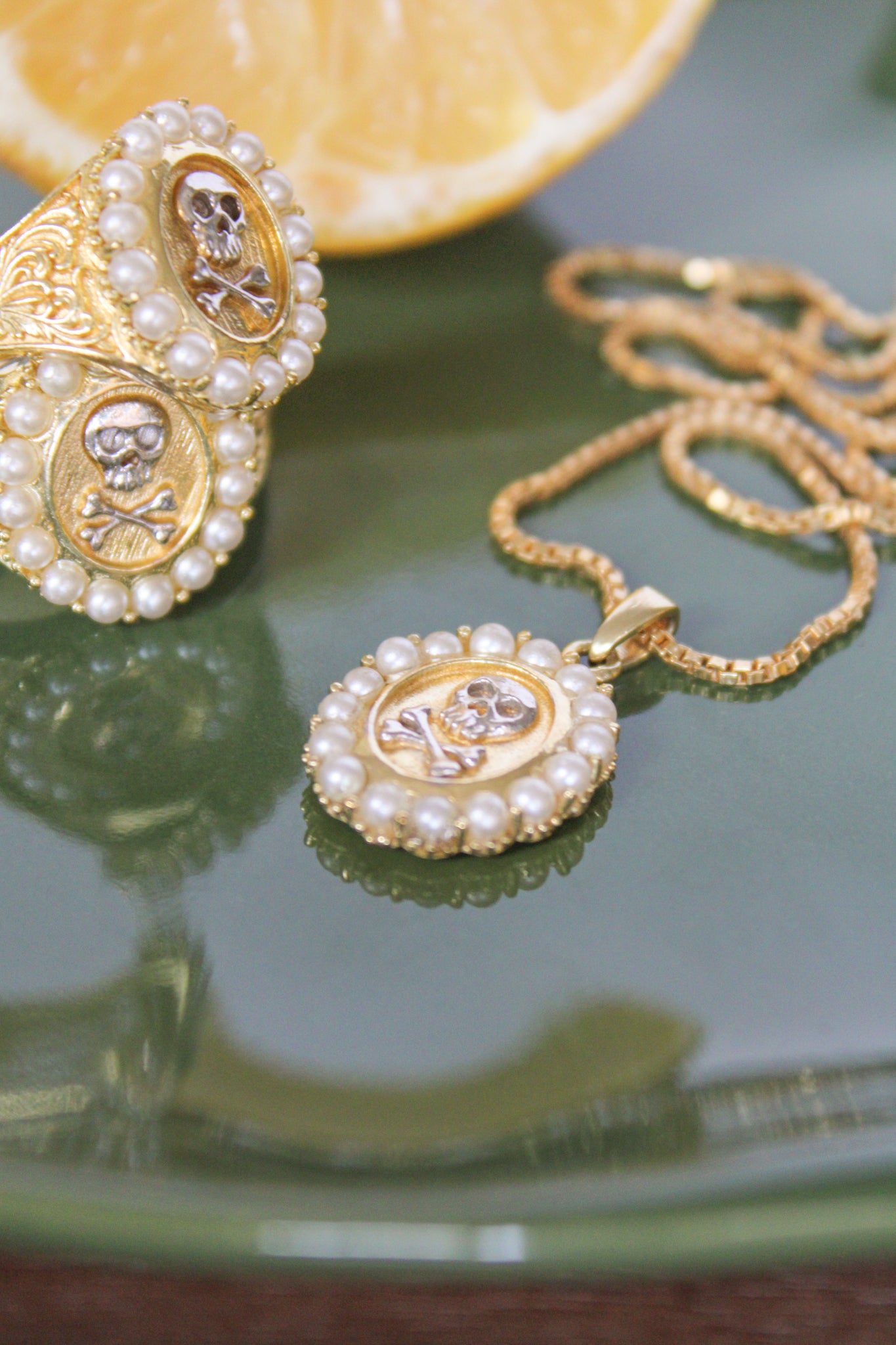 Mourning Memento Pendant - Gold