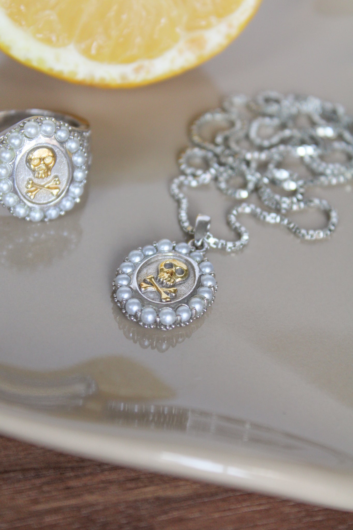 Skull and Pearl Necklace Silver