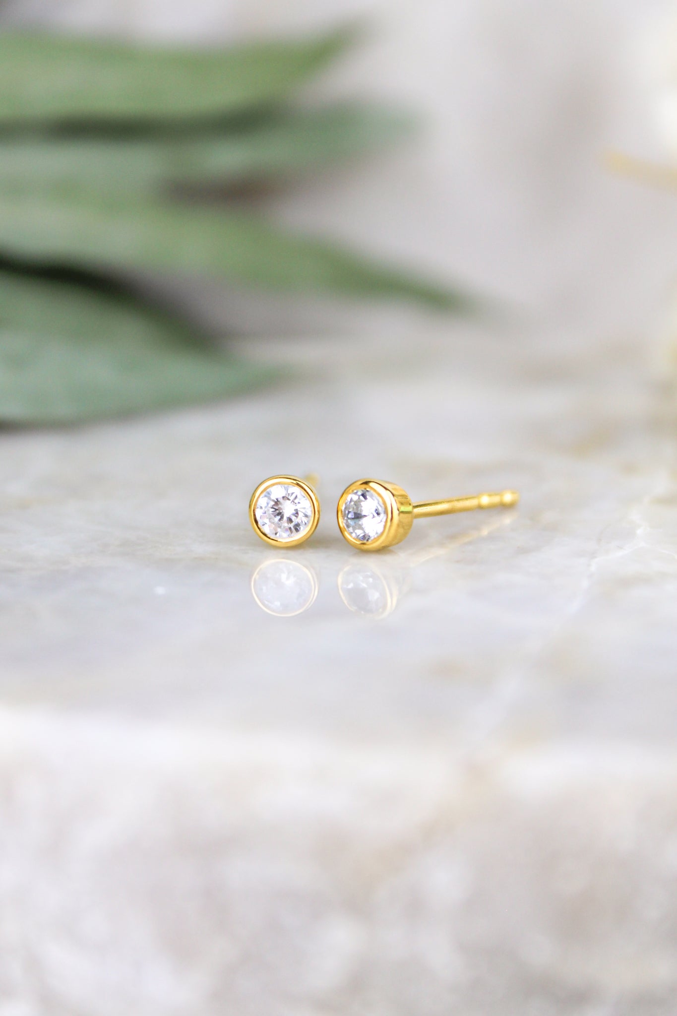 Vesta Studs - Gold
