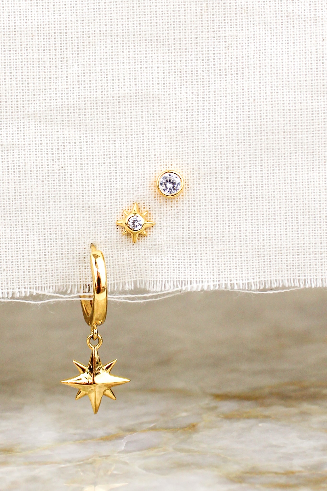 Vesta Stud Earrings - gold