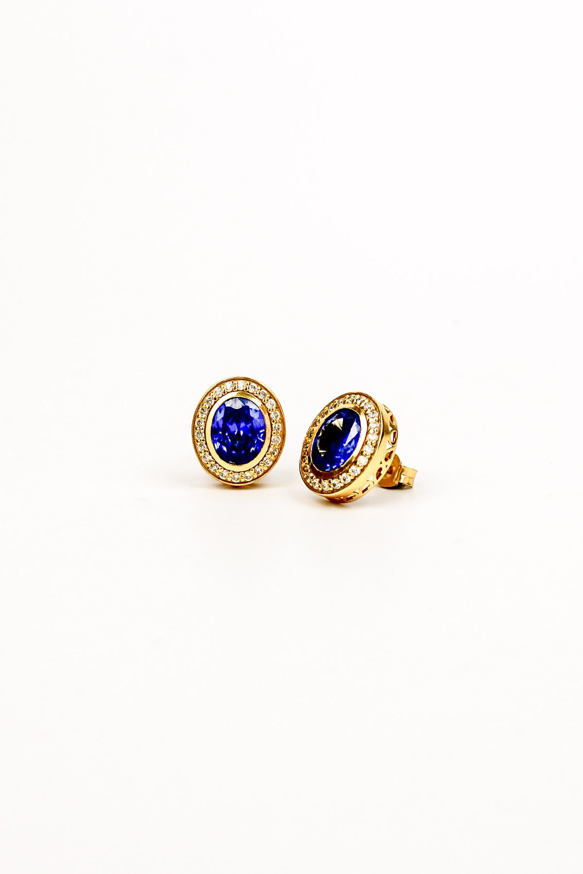 The Sovereign Stud Earrings - gold