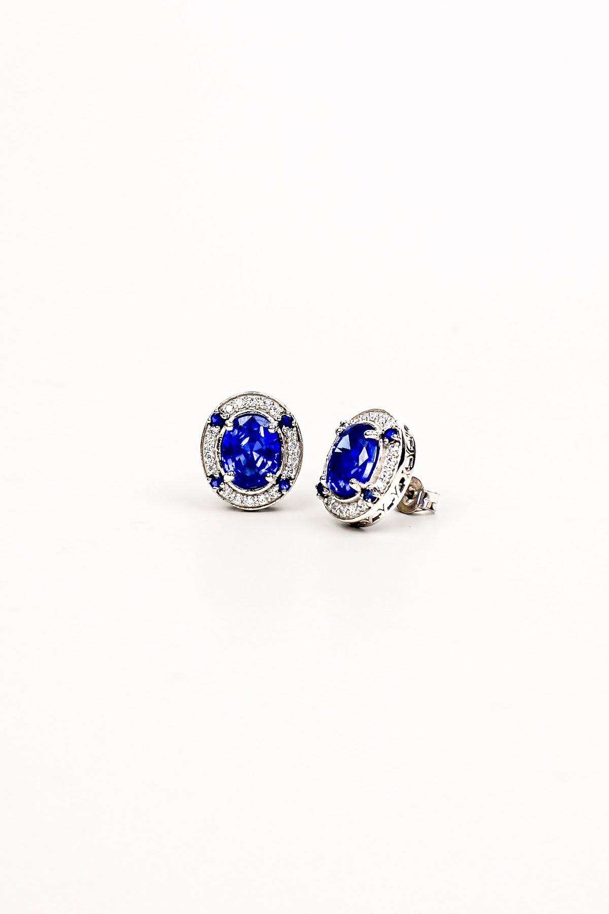 The Sovereign Stud Earrings - silver