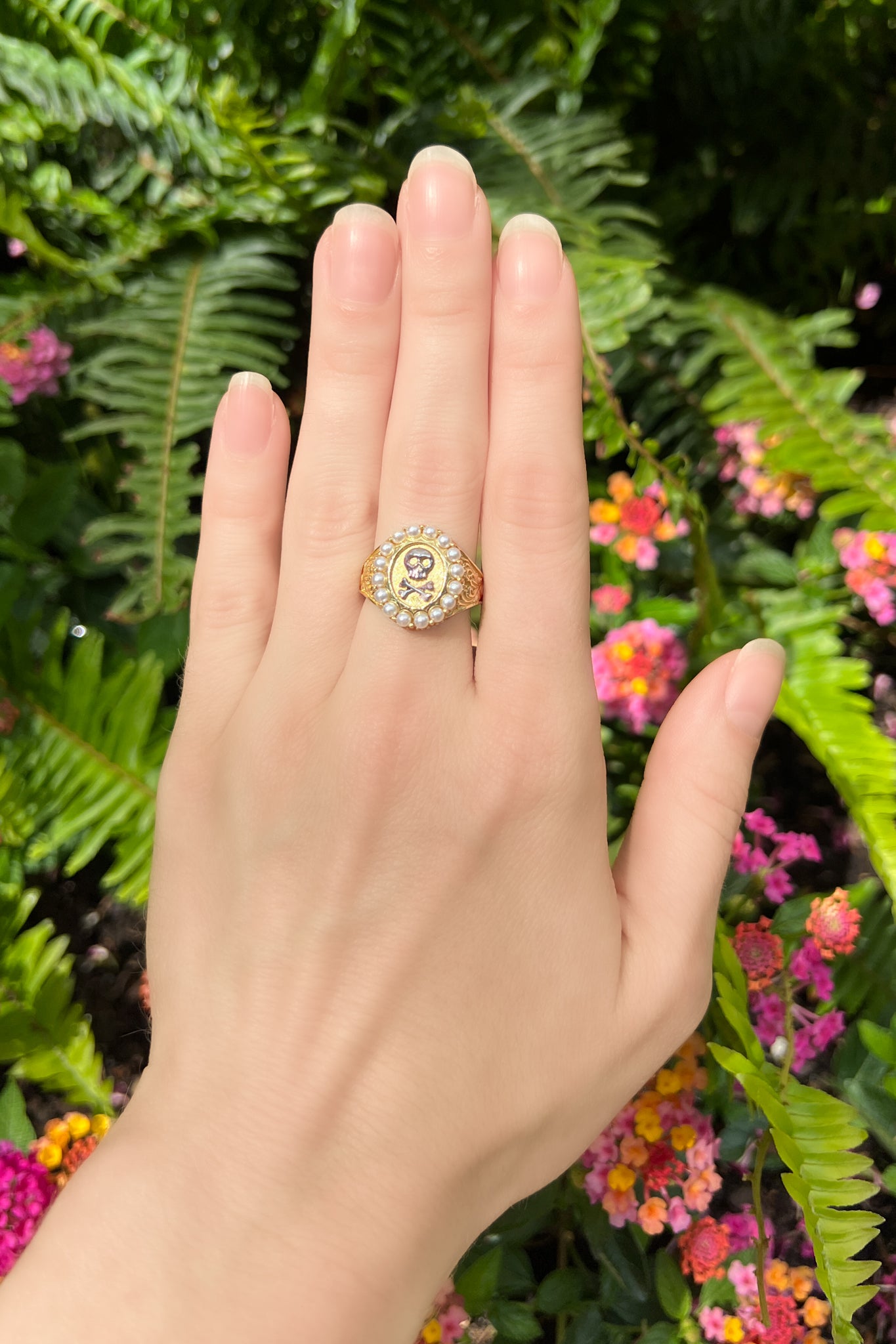 collector’s vintage jewelry