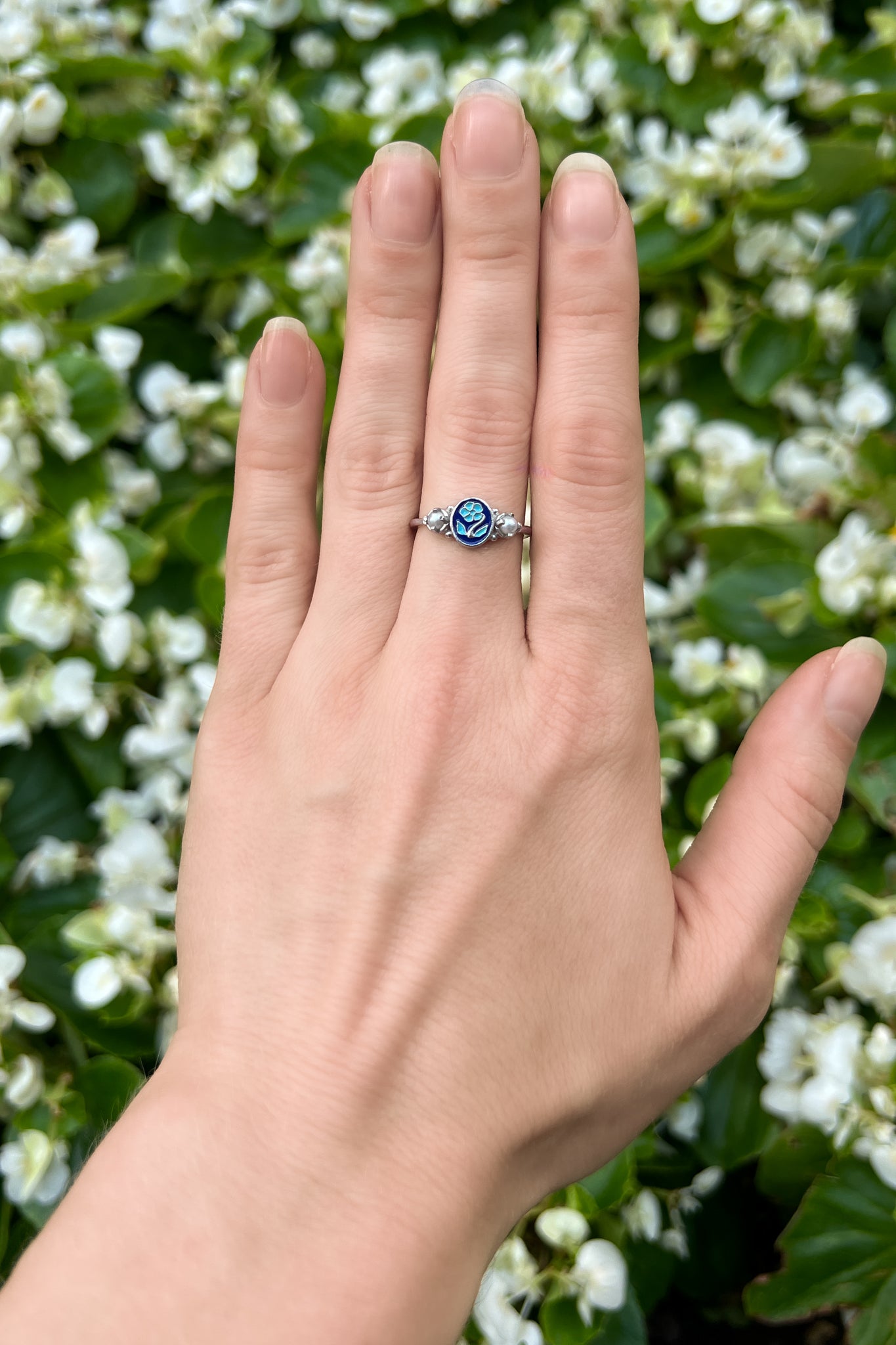 elegant remembrance floral ring