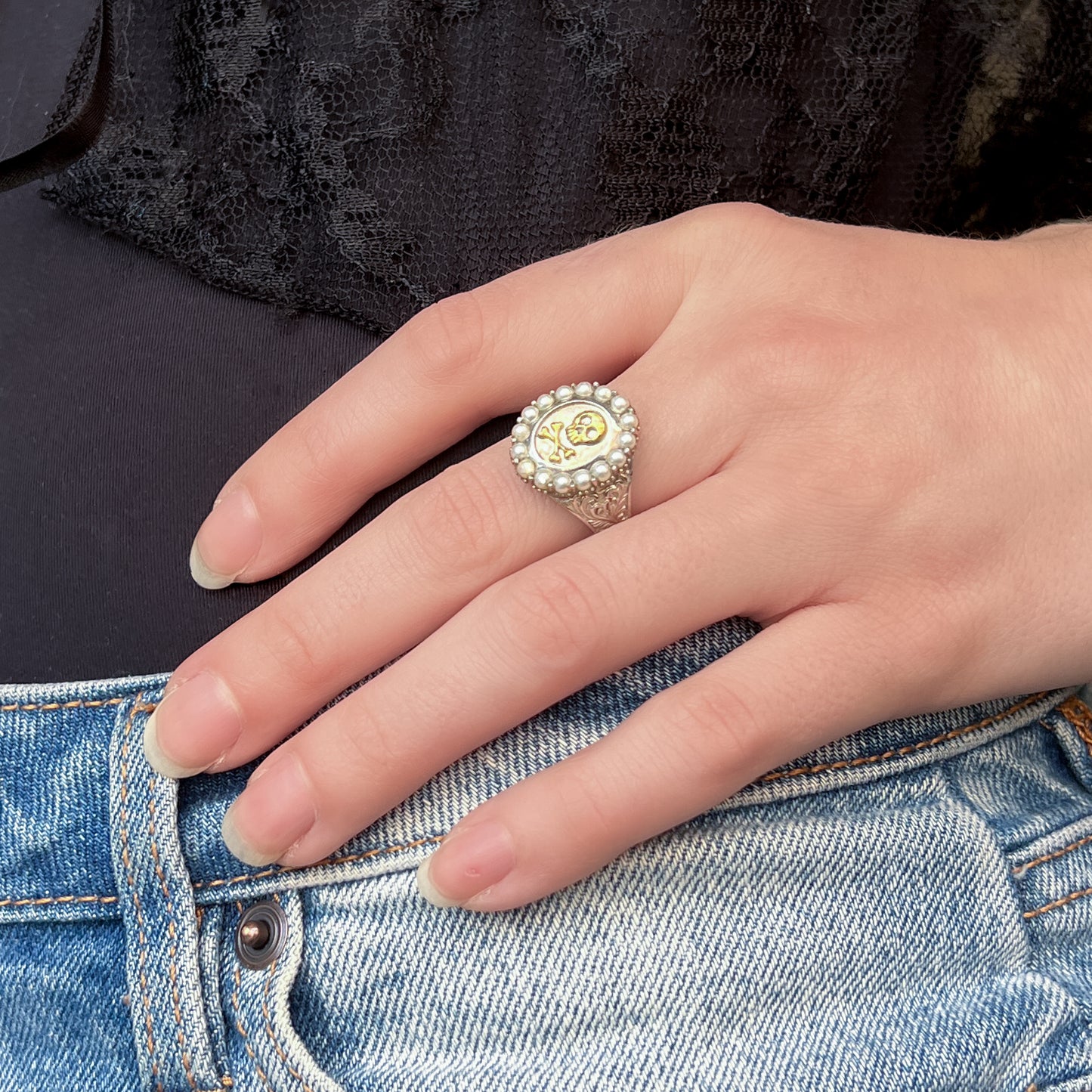 Mourning Memento Ring (Heirloom Metal) - Silver
