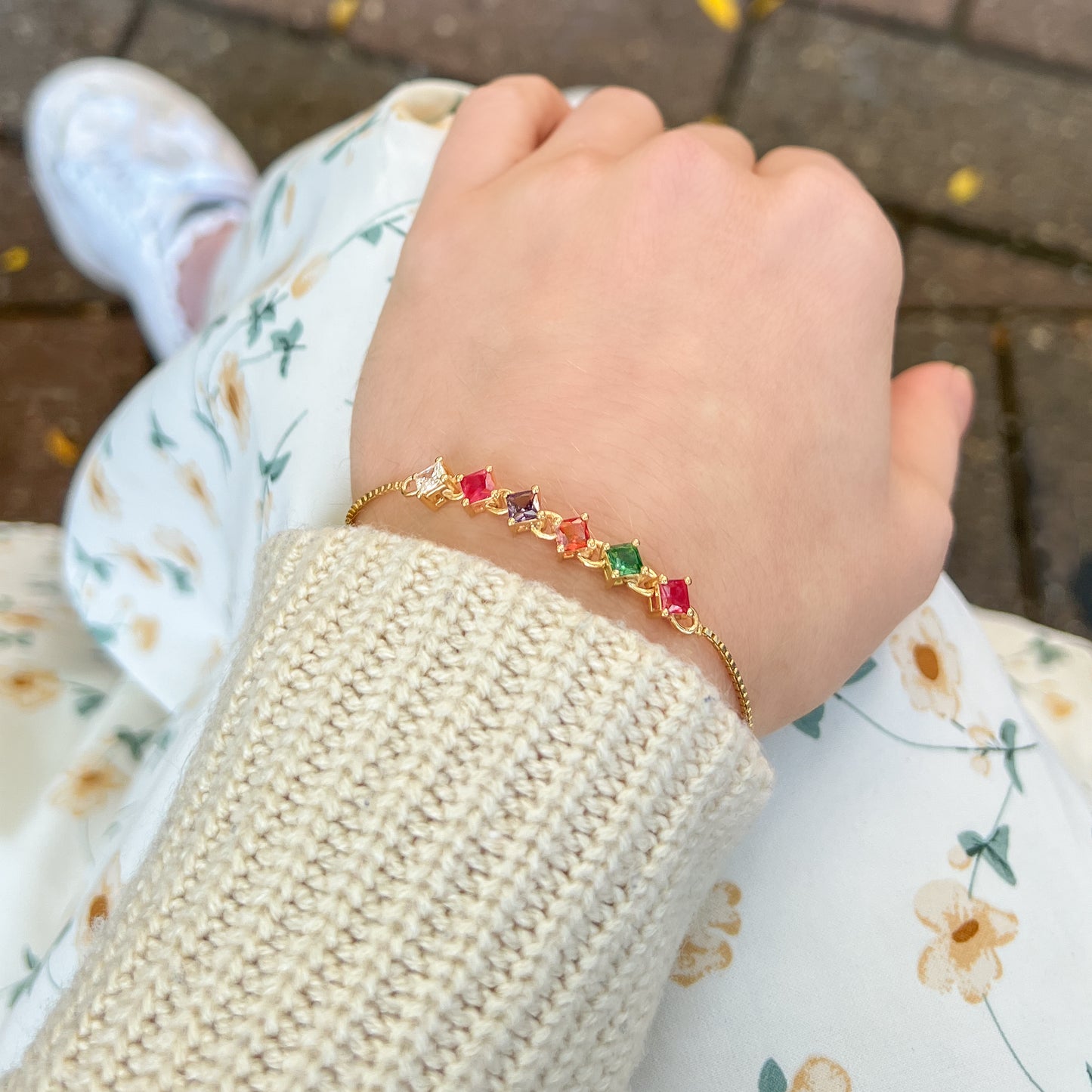 Linked-Love Bracelet - Gold