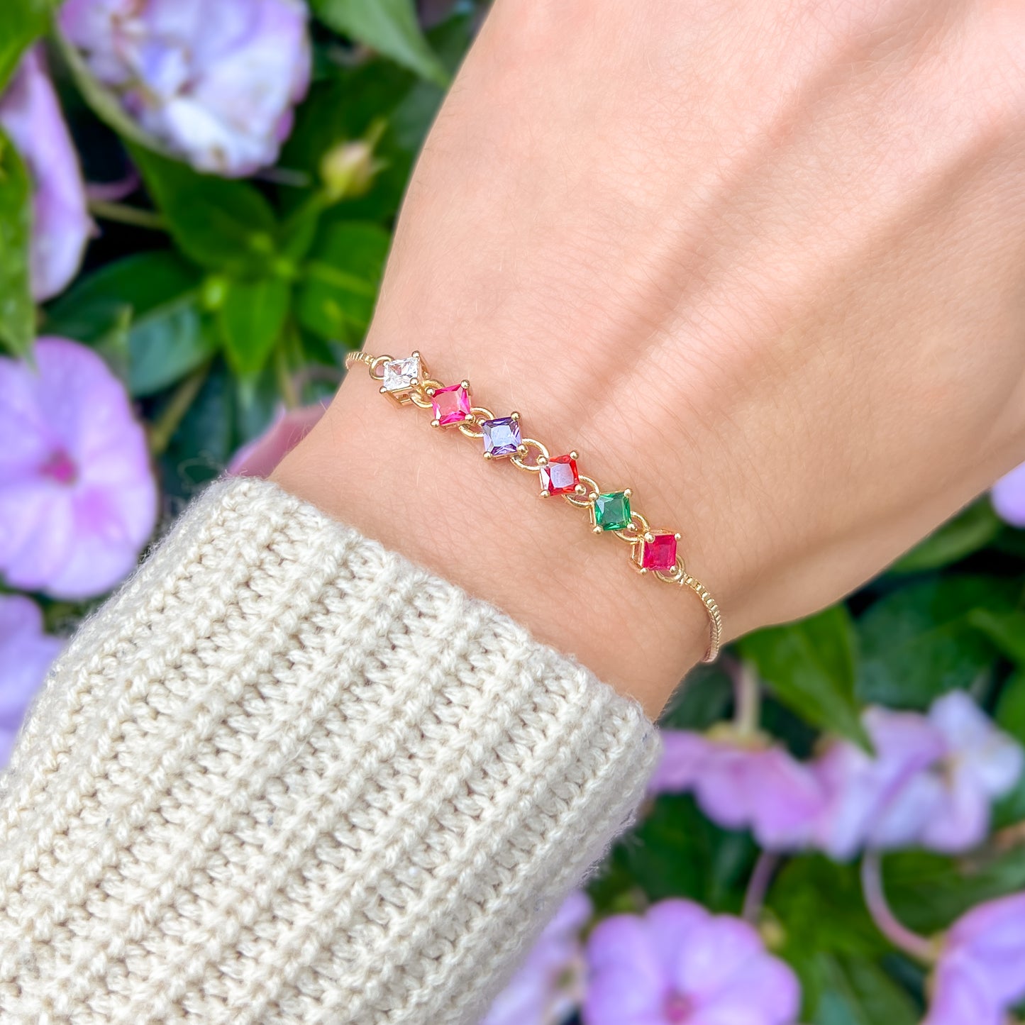 Linked-Love Bracelet - Gold