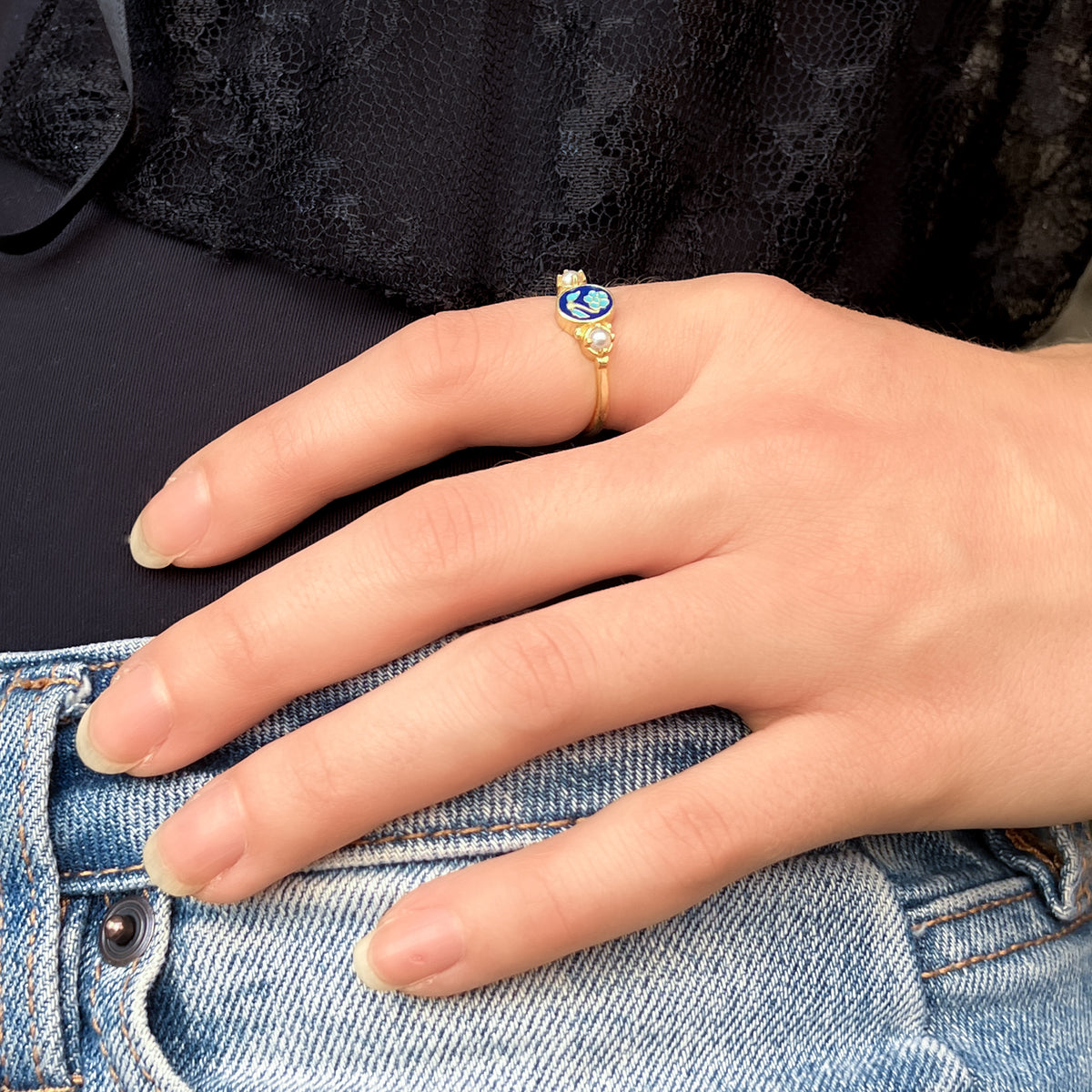 Mourning Bloom Ring - gold