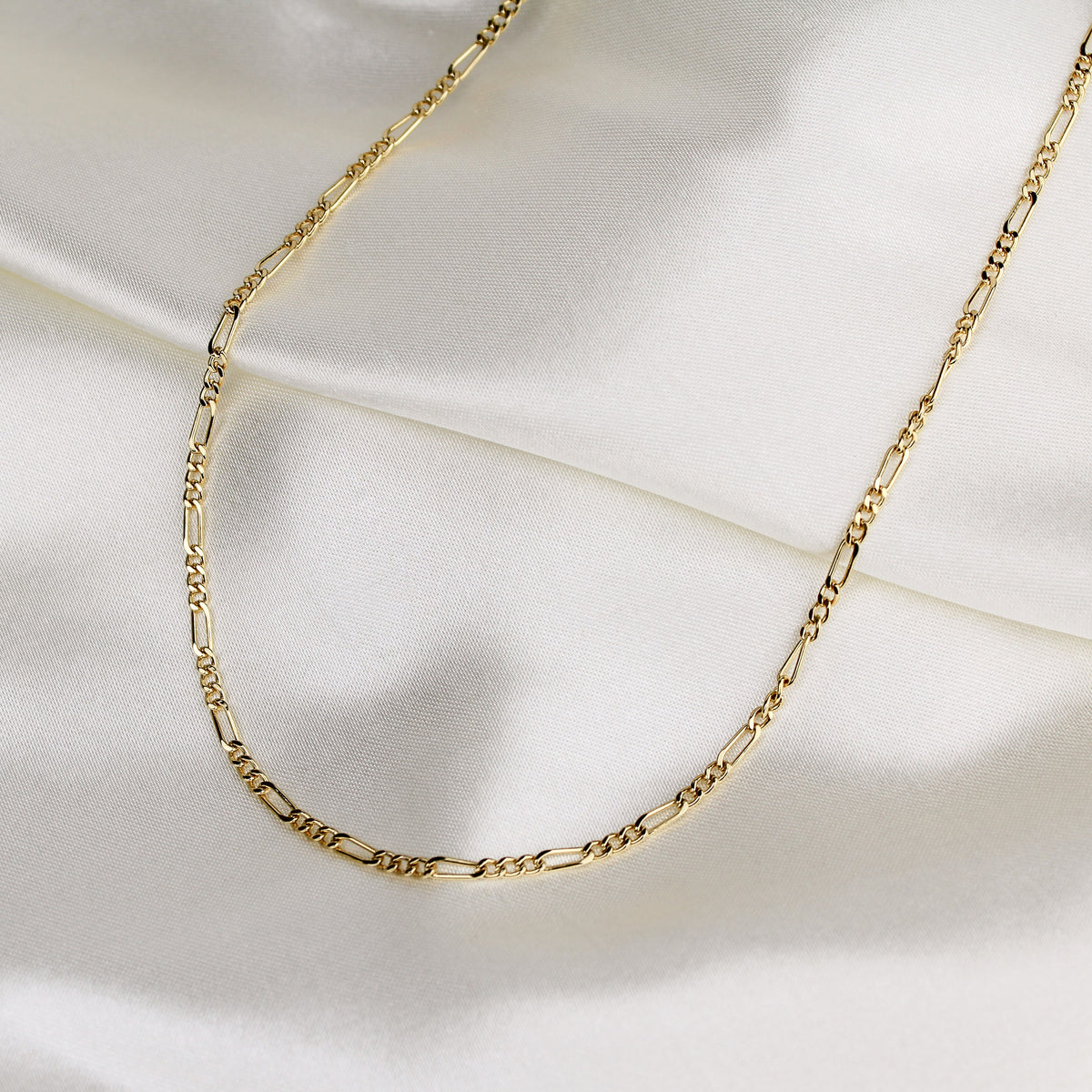 Heritage Figaro Chain - gold
