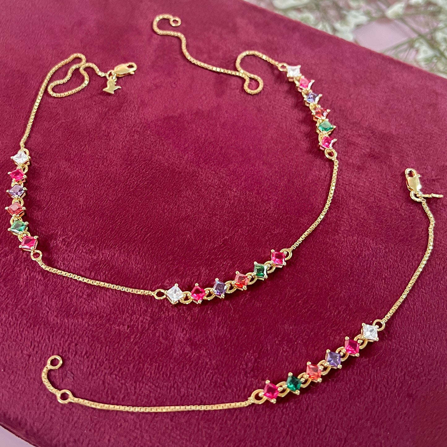 Linked-Love Necklace - Gold