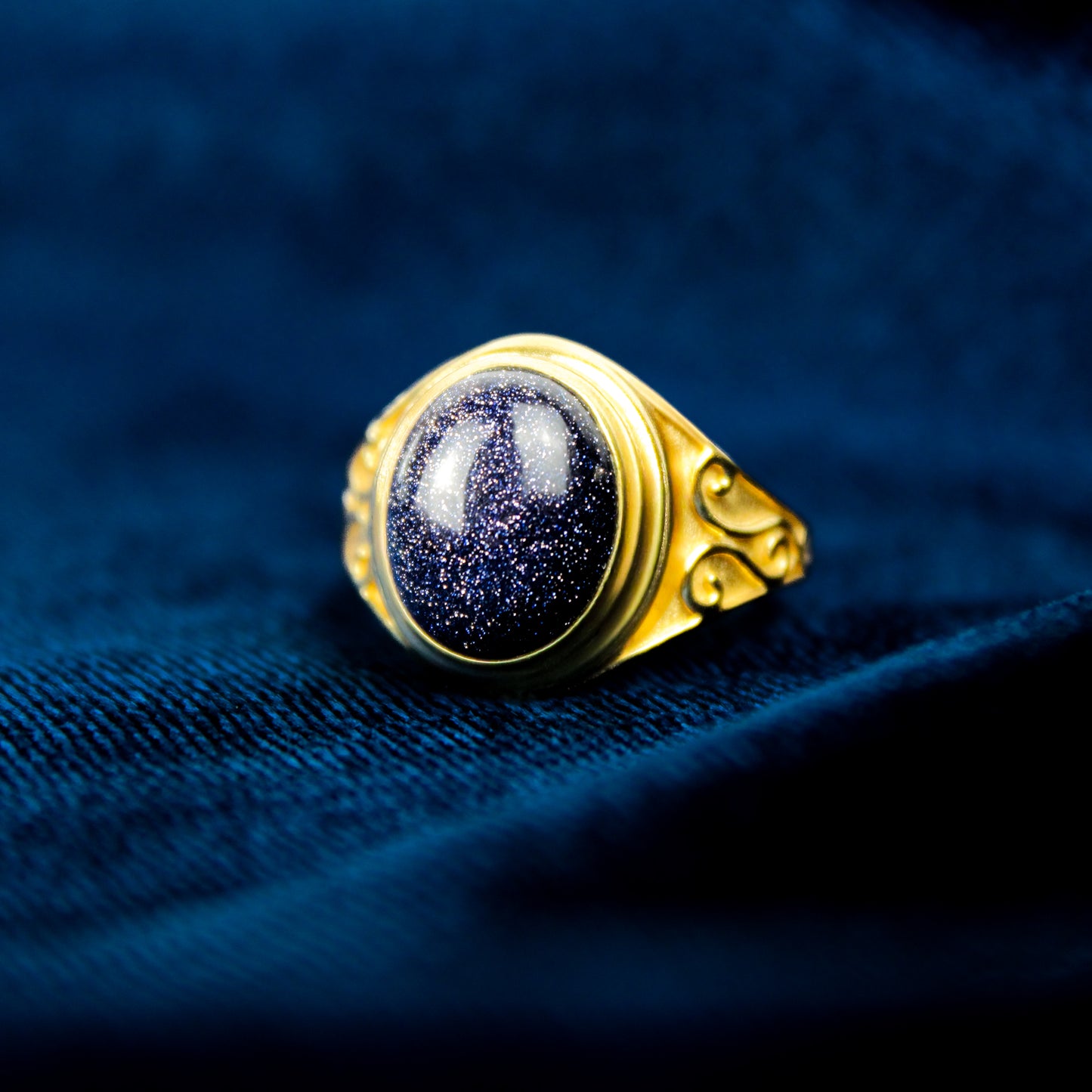 Night Keeper Ring - gold