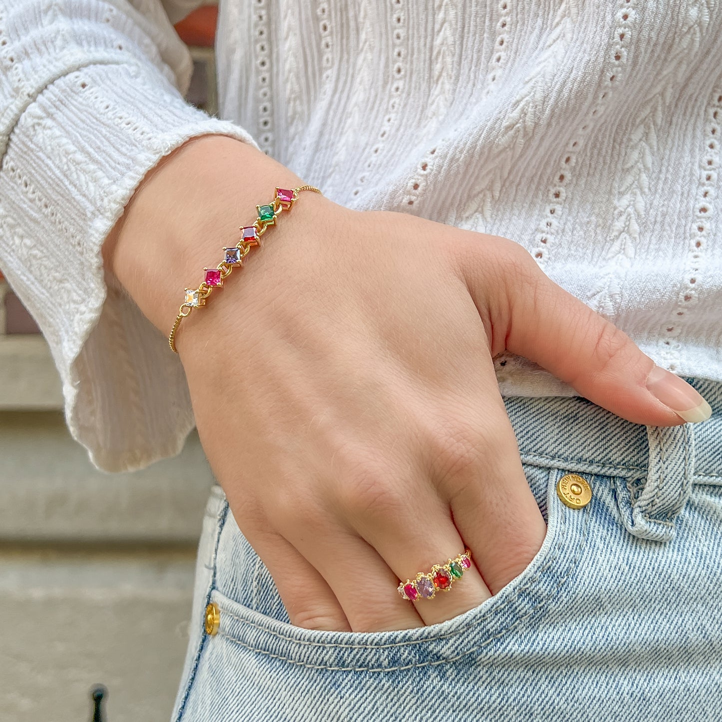 Linked-Love Bracelet - Gold