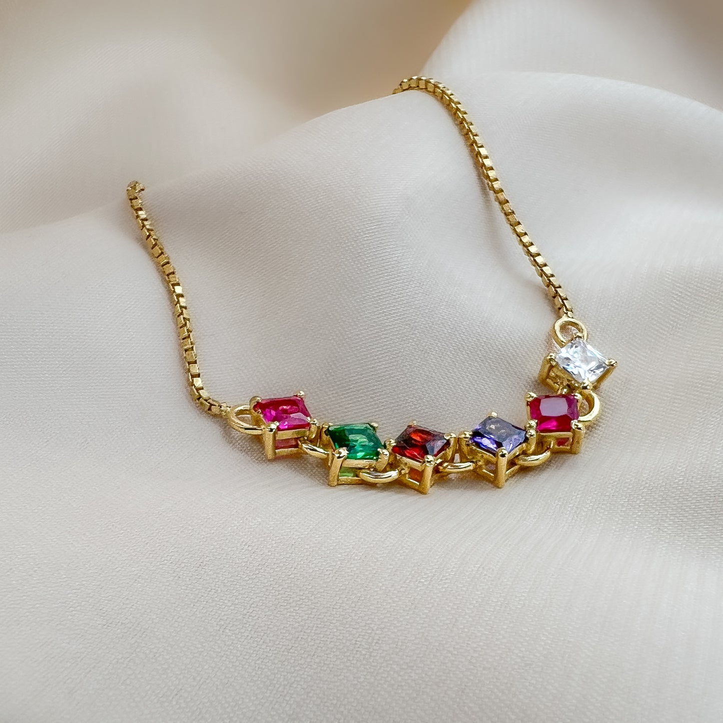 Linked-Love Bracelet - Gold