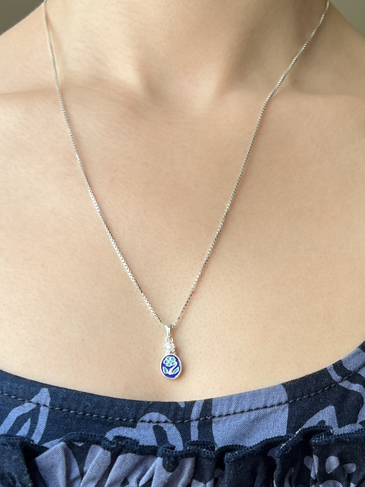 Mourning Bloom Necklace - Silver