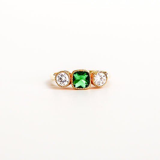 Edwardian Three-Stone Ring - gold
