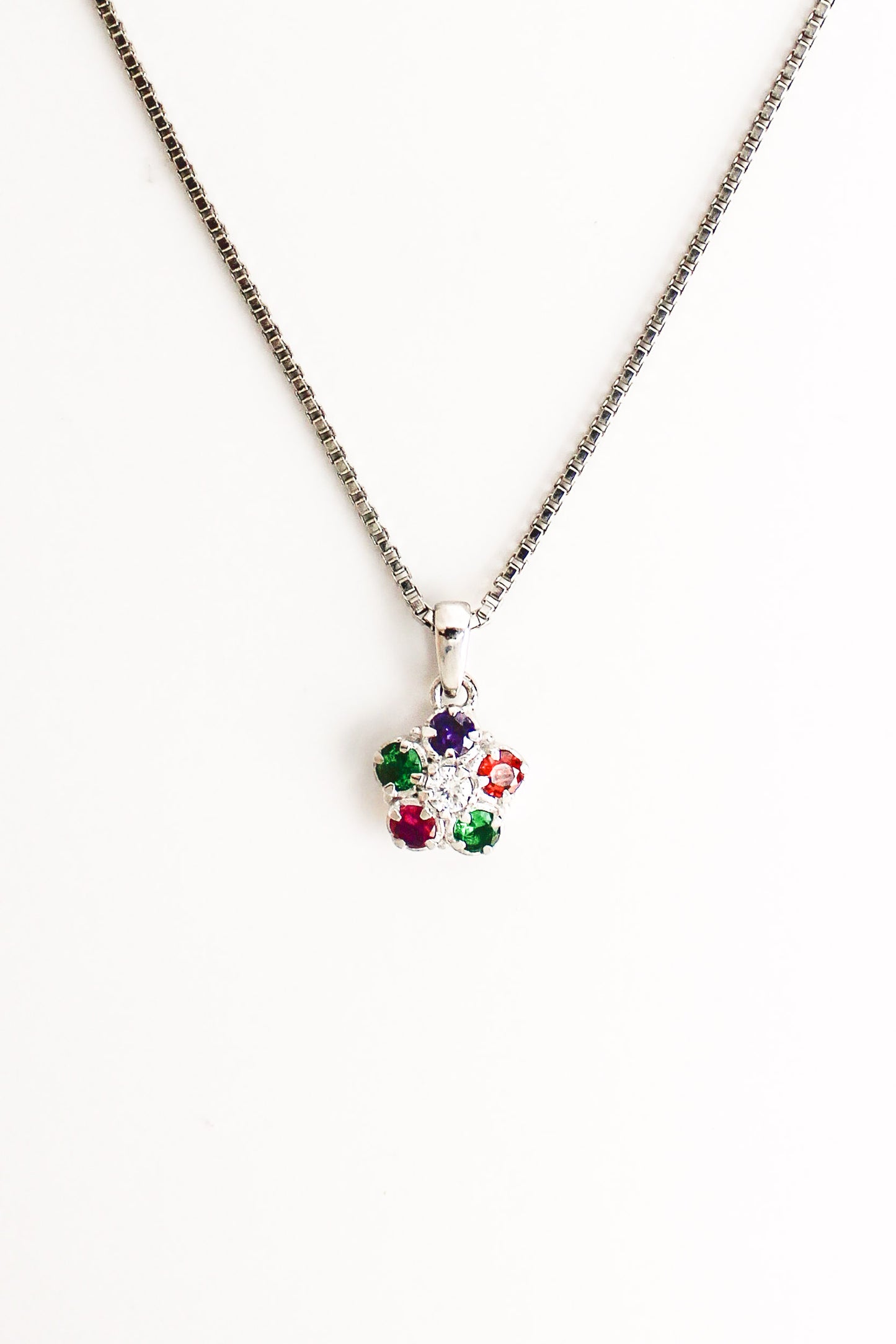 Regard Bloom Necklace - silver