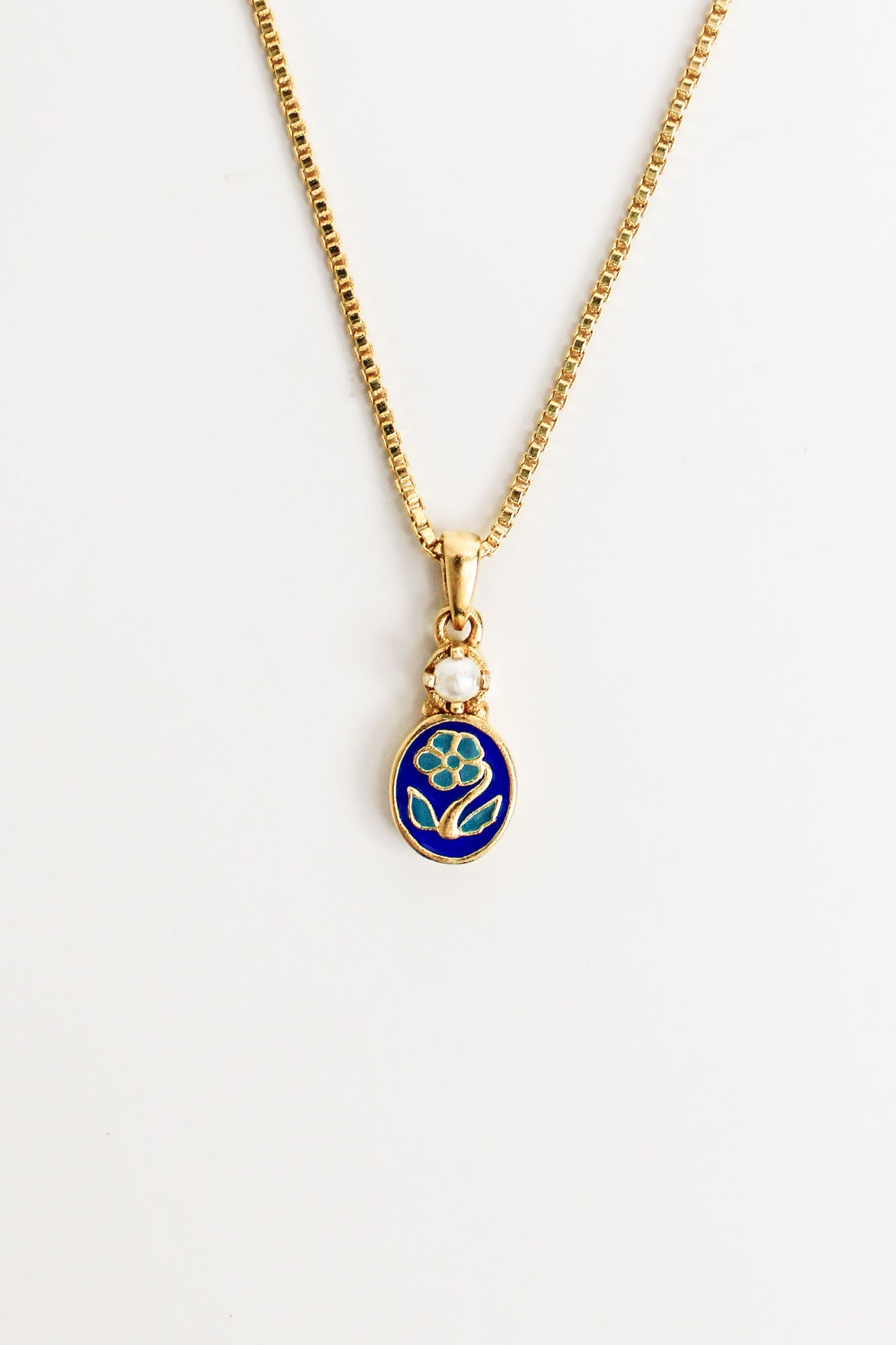 Mourning Bloom Necklace - Gold