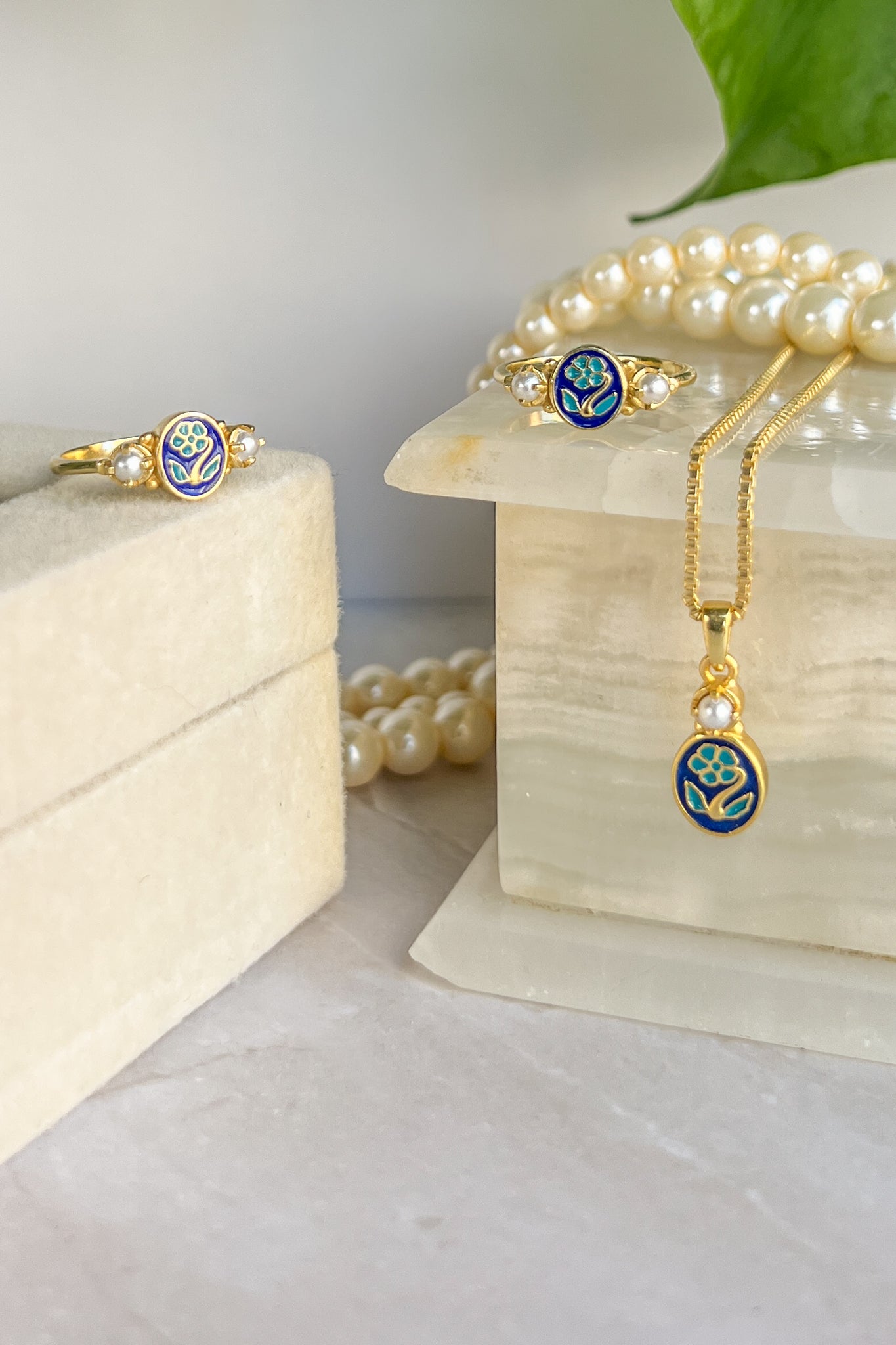 Forget-me-not motif Jewelry