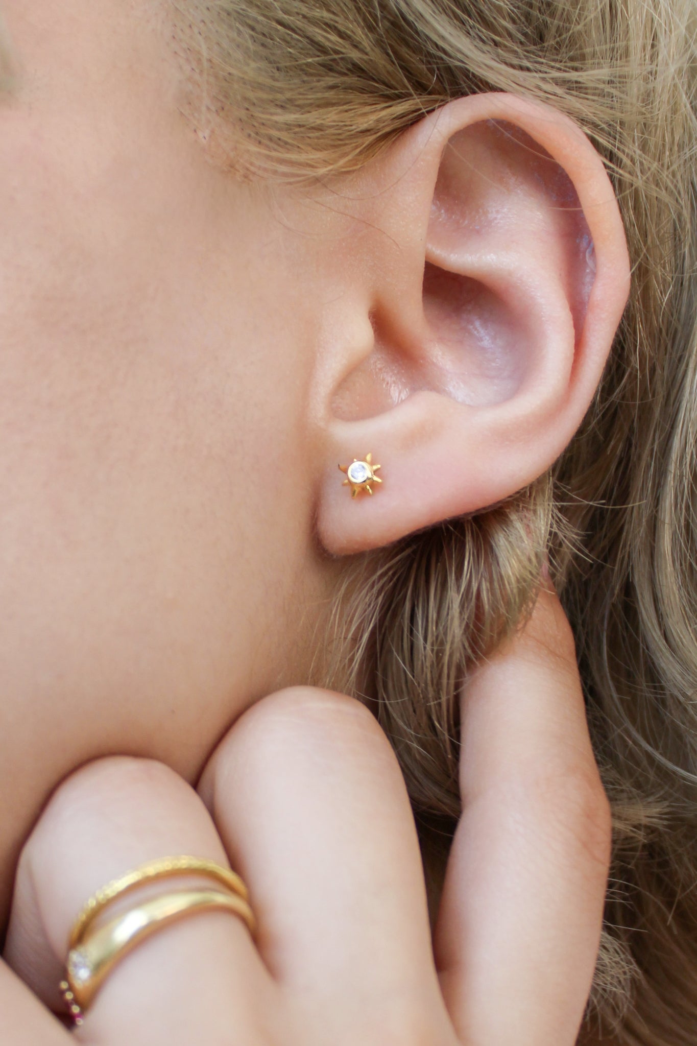 Stella Studs - Gold